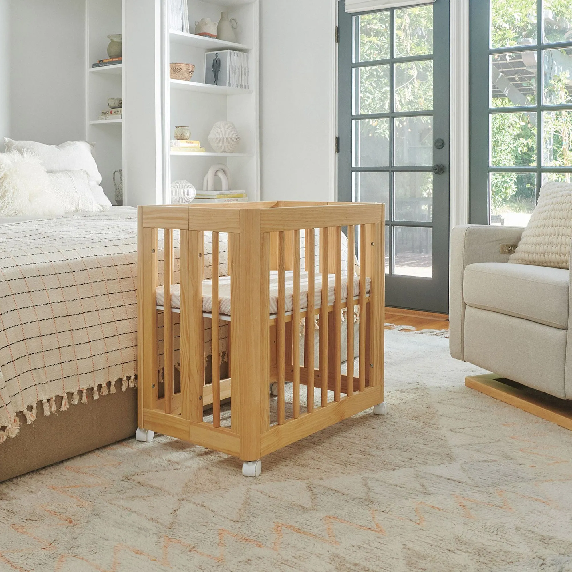BABYLETTO Yuzu 8-in-1 Convertible Crib with All-Stages Conversion Kits