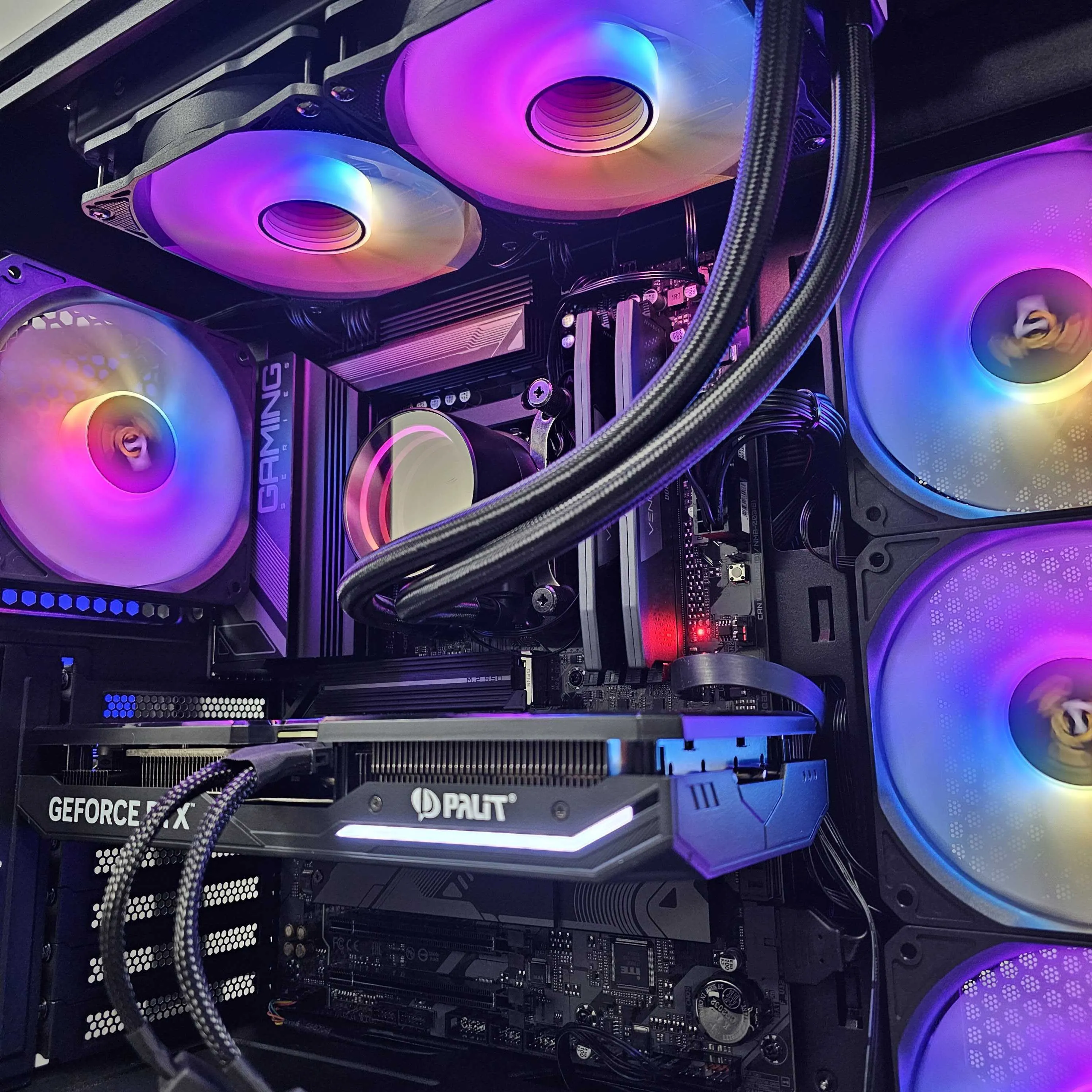 DCG Valor - Ryzen 7 7700X, 16GB DDR5, RTX 4070 Super 12GB, 1TB SSD, AMD Gaming PC