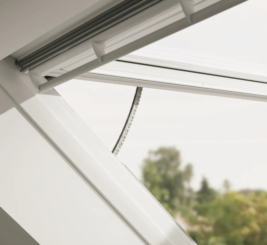 VELUX GPU SK08 007021U Top-Hung INTEGRA® Electric Window (114 x 140 cm)