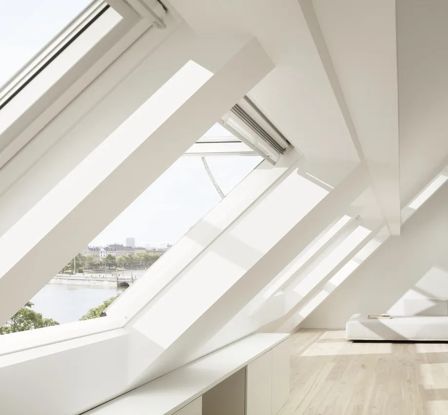 VELUX GPU SK08 007021U Top-Hung INTEGRA® Electric Window (114 x 140 cm)